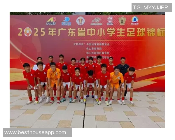 侯边庄小学足球明星崭露头角校园足球热潮引发全校关注与支持 侯边庄小学足球明星崭露头角校园足球热潮引发全校关注与支持