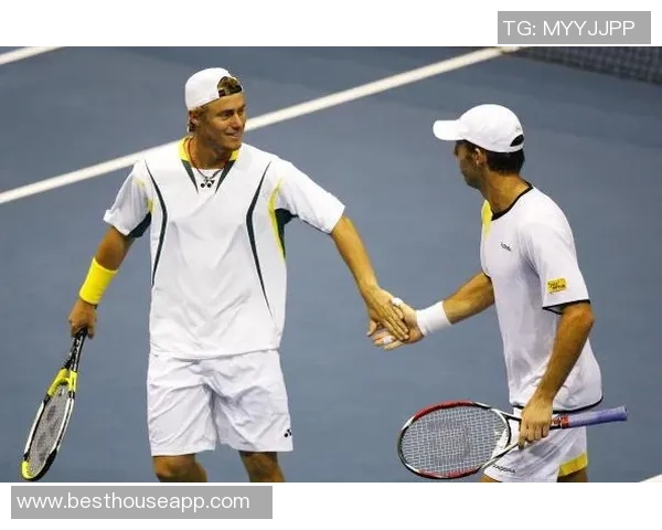 北京足球队在联合会杯中的默契配合与战术分析 北京足球队在联合会杯中的默契配合与战术分析