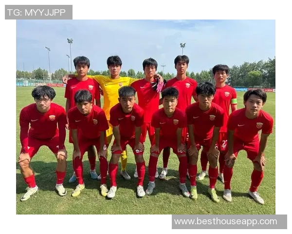 上海足球队整体压制革新探讨与未来发展展望 上海足球队整体压制革新探讨与未来发展展望