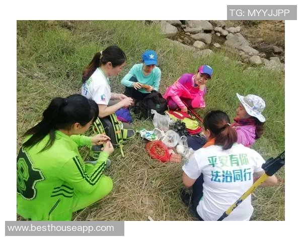 脱了足球袜的瞬间释放了我的双脚与心灵的自由 脱了足球袜的瞬间释放了我的双脚与心灵的自由